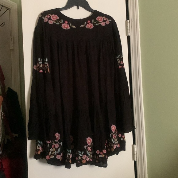 Black Free People embroidered flowy dress - Picture 5 of 7